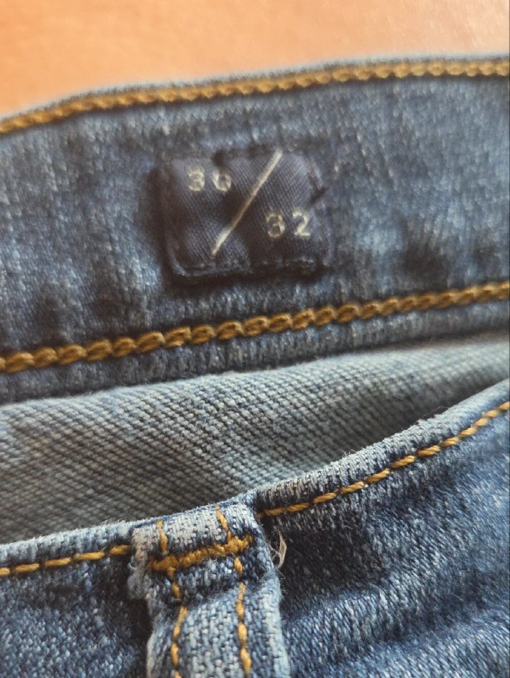 Lucky Brand Men’s Slim Straight Jeans in Light Blue Wash